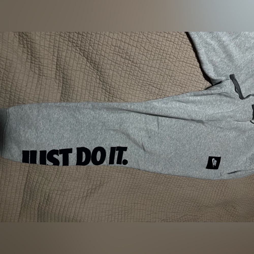Mens Nike Light Gray 'Just Do It.' Jogger Sweatpants - Picture 3 of 3